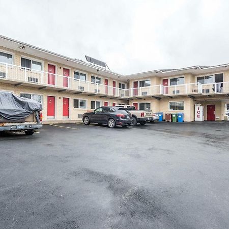 Lake City Motel Dartmouth Bagian luar foto