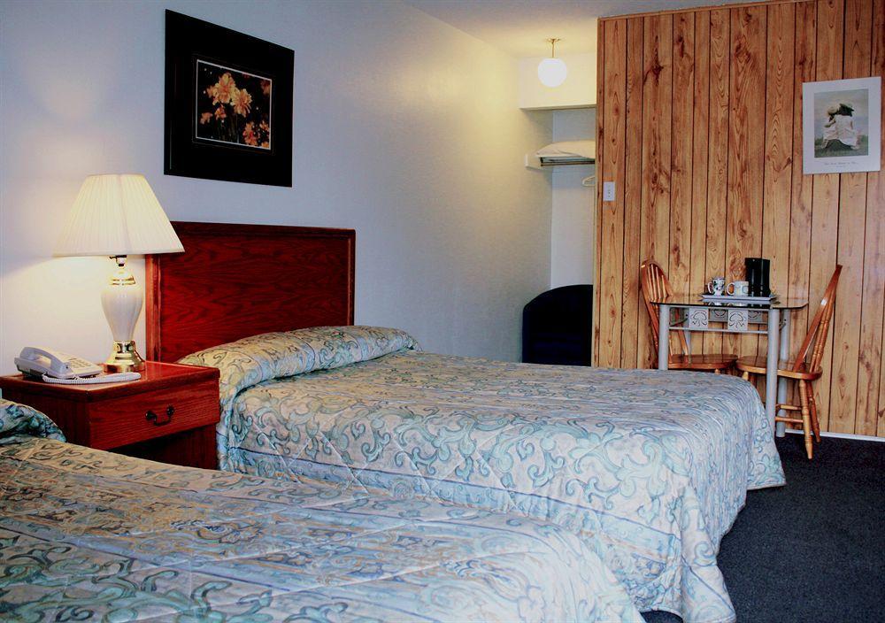 Lake City Motel Dartmouth Bagian luar foto