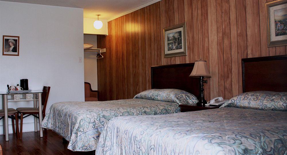 Lake City Motel Dartmouth Bagian luar foto