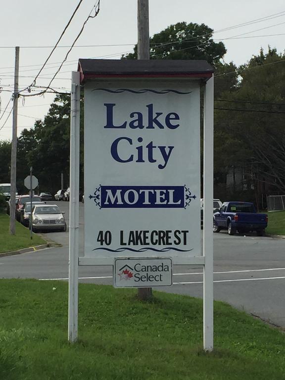 Lake City Motel Dartmouth Bagian luar foto