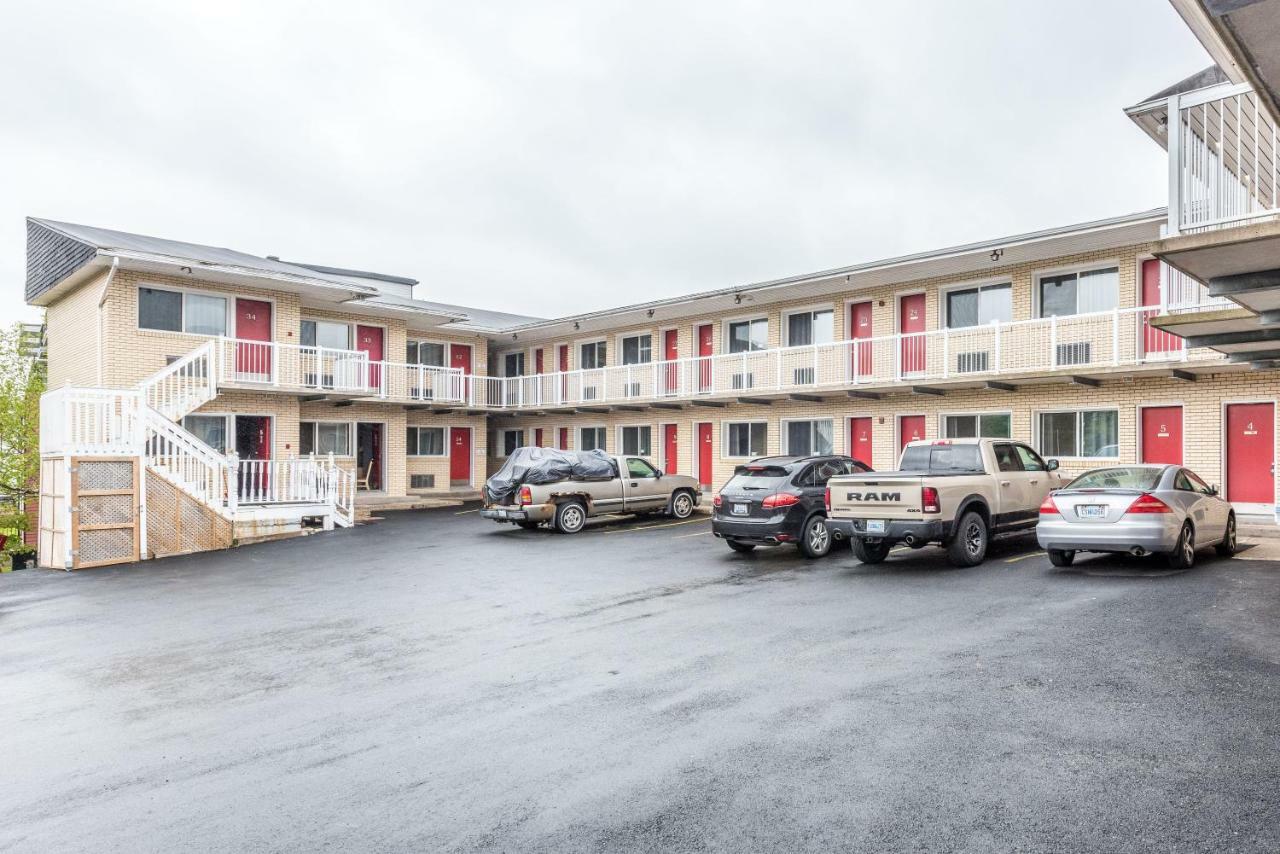 Lake City Motel Dartmouth Bagian luar foto