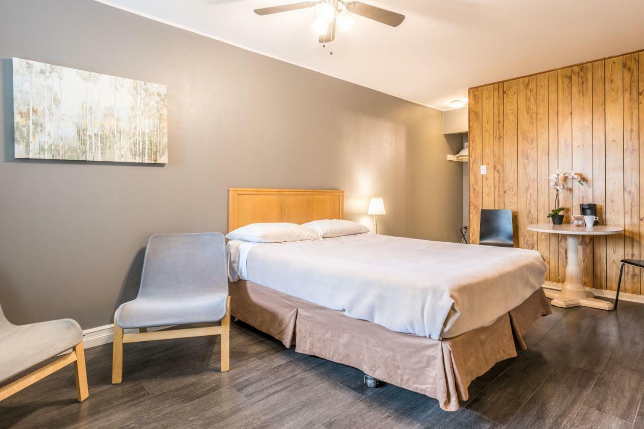 Lake City Motel Dartmouth Bagian luar foto